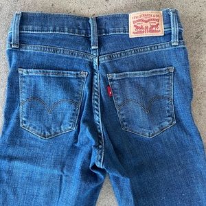 EUC Levi's 315 Shaping Bootcut Jean